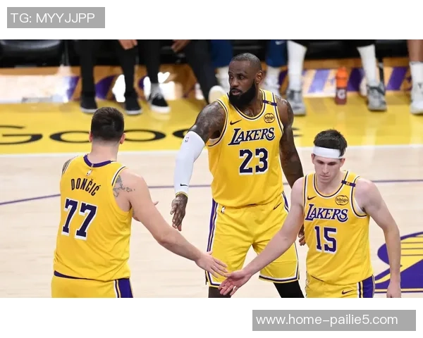 2000年马刺与湖人激战回顾：NBA季后赛经典对决的传奇篇章