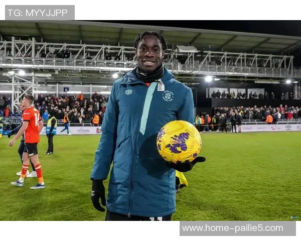 曼城迎战卢顿全力争胜期待精彩对决与球迷共庆盛宴